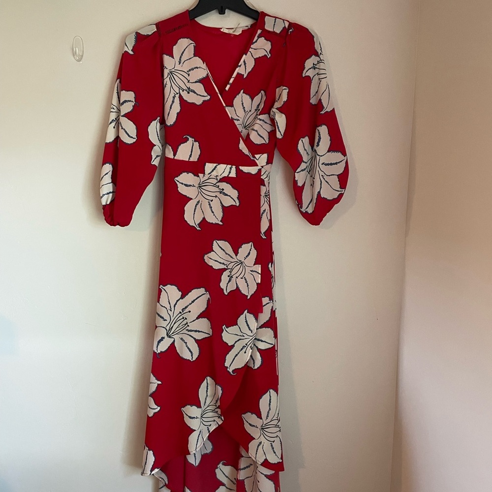Cross over red mid dress 3/4 sleeves